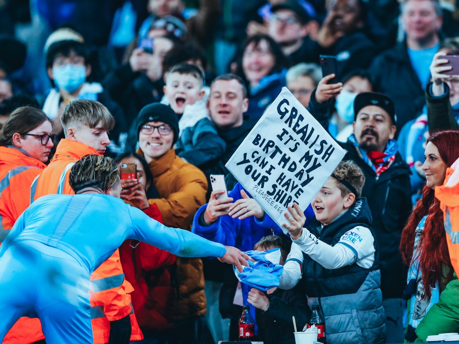 李磊租借背 李磊租借背